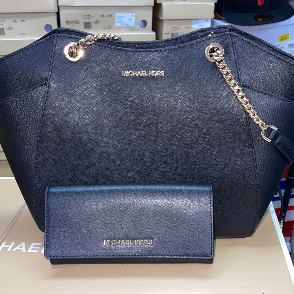 Michael kits purse with matching wallet